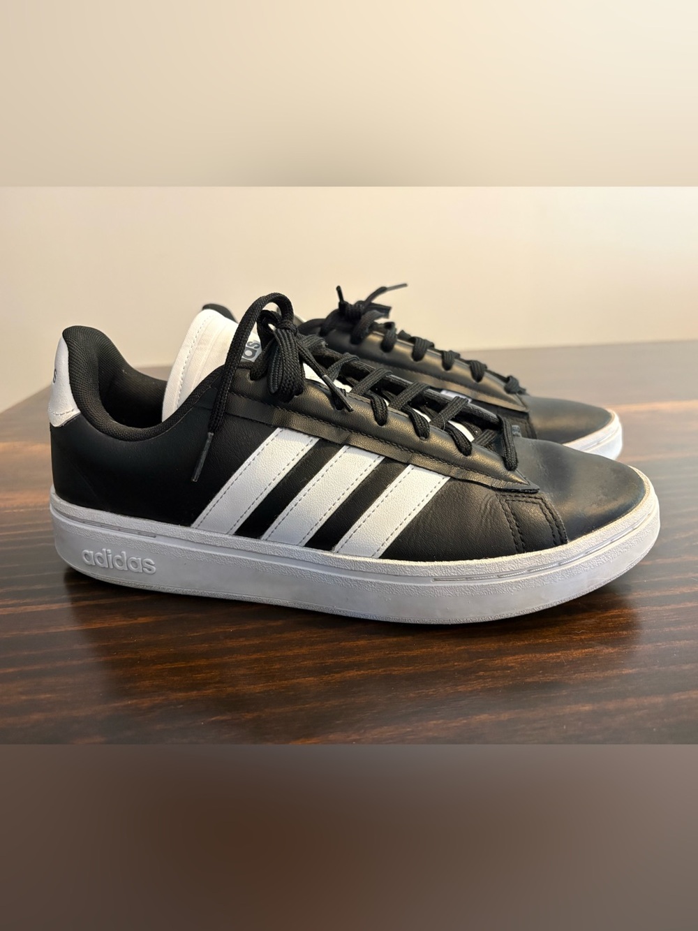 adidas Gradas Black White Leather Sneakers Men’s 9.5